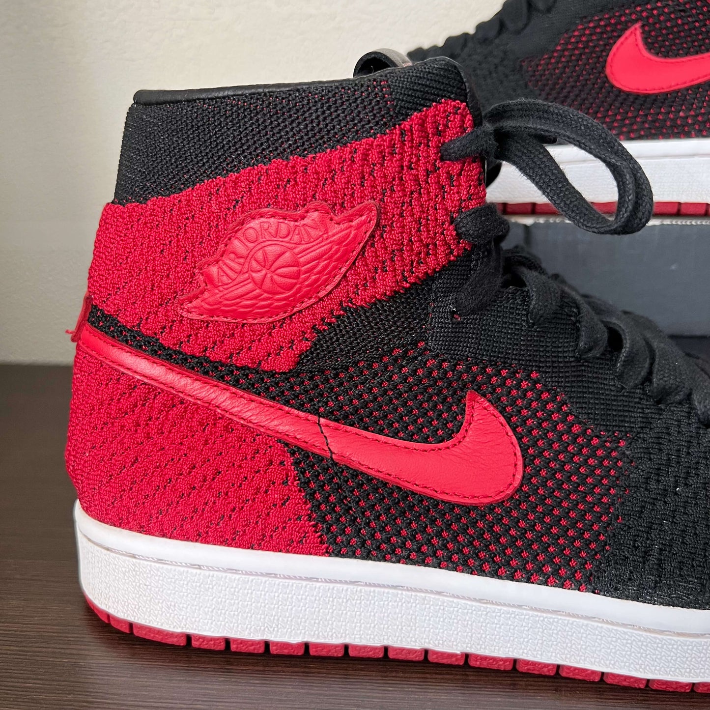Air Jordan 1 High Flyknit Bred
