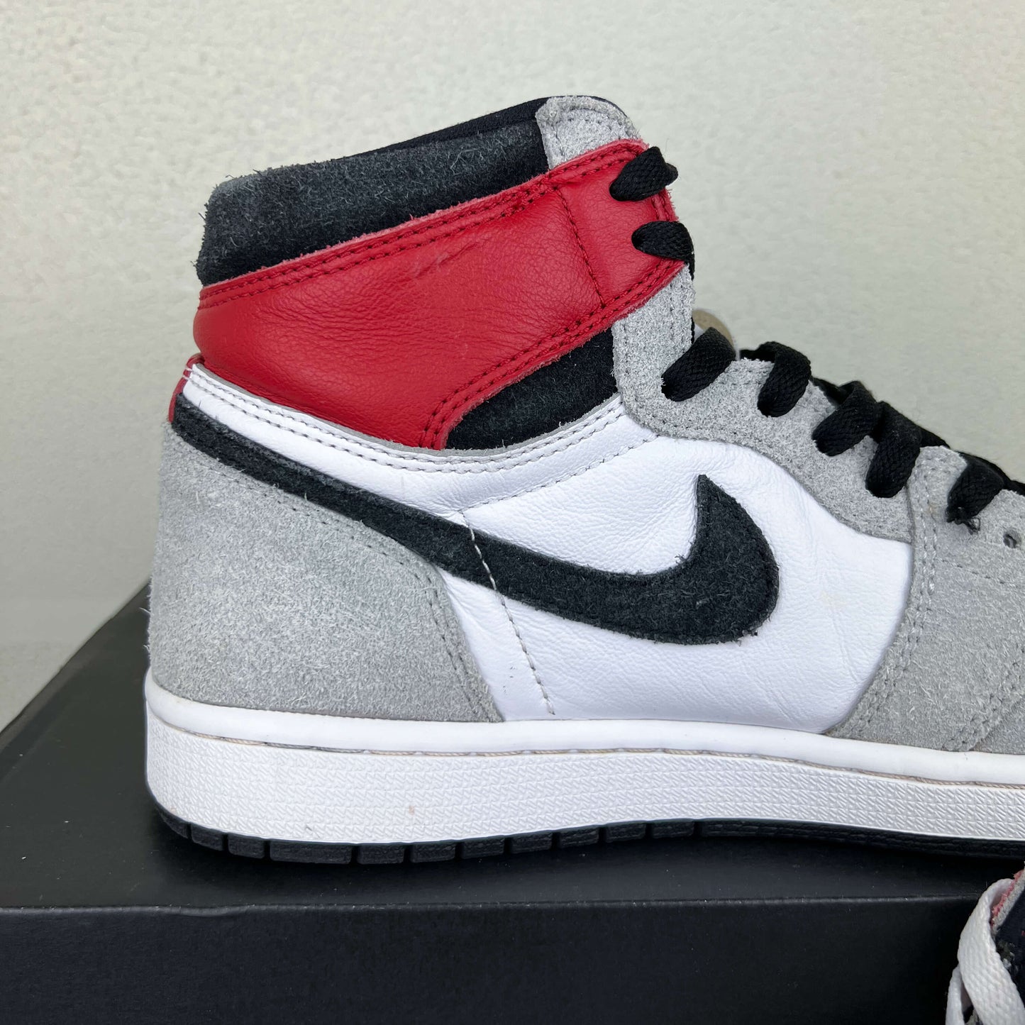 Air Jordan 1 High Light Smoke Grey