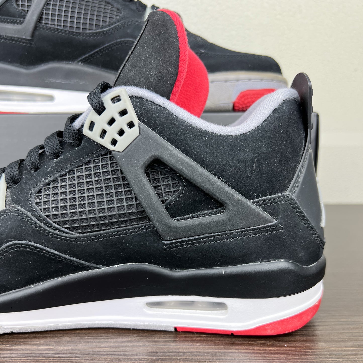 Air Jordan 4 Retro Bred (2012)