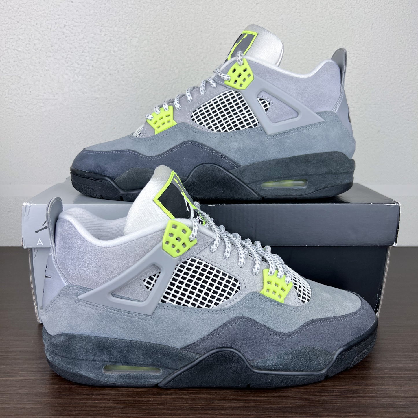 Nike Air Jordan 4 SE Neon