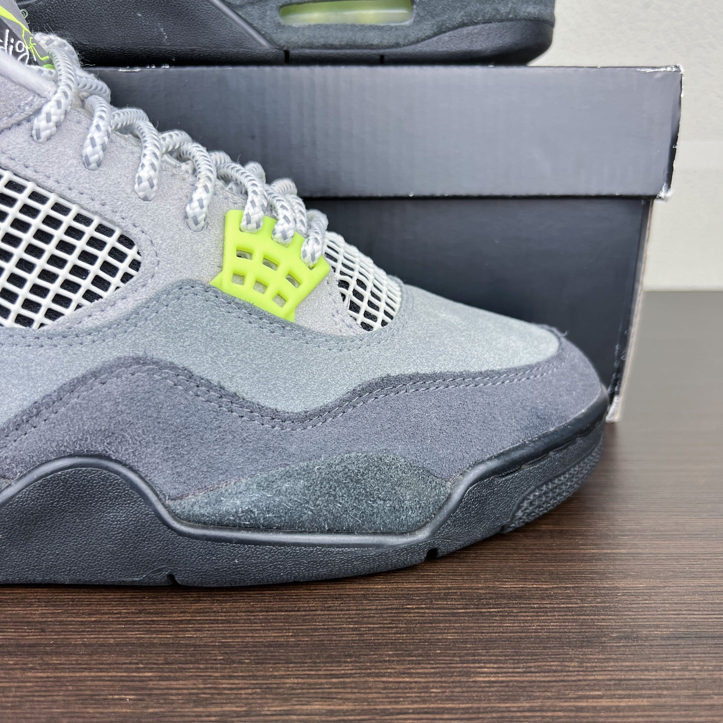 Nike Air Jordan 4 SE Neon