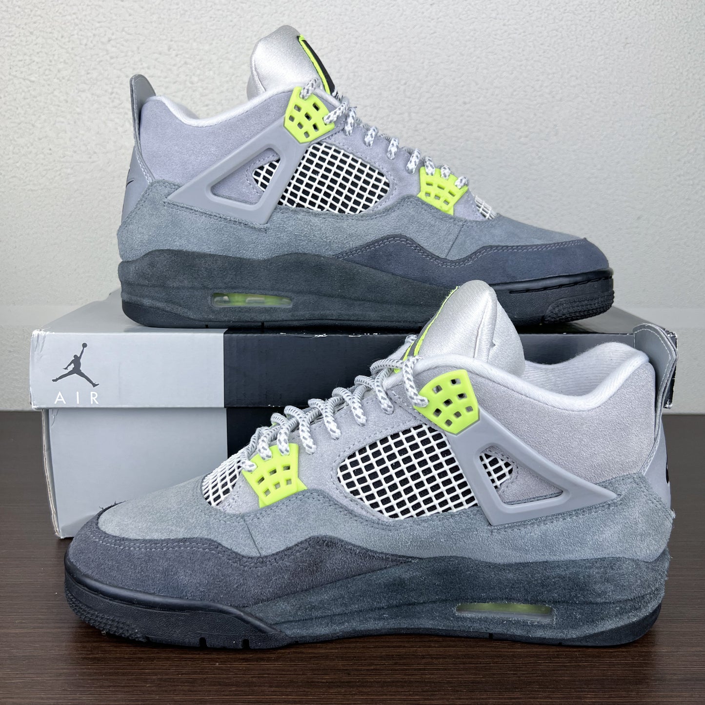 Nike Air Jordan 4 SE Neon