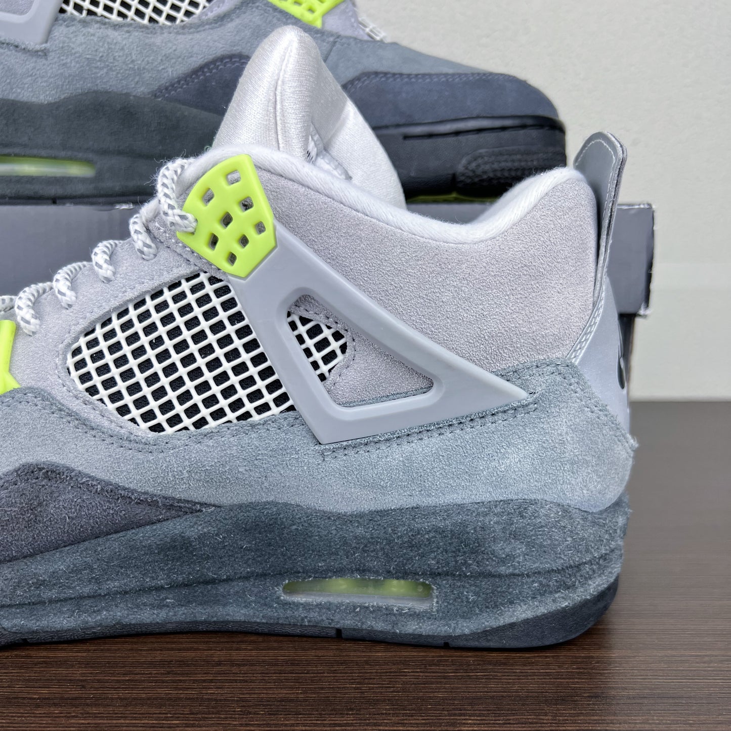 Nike Air Jordan 4 SE Neon