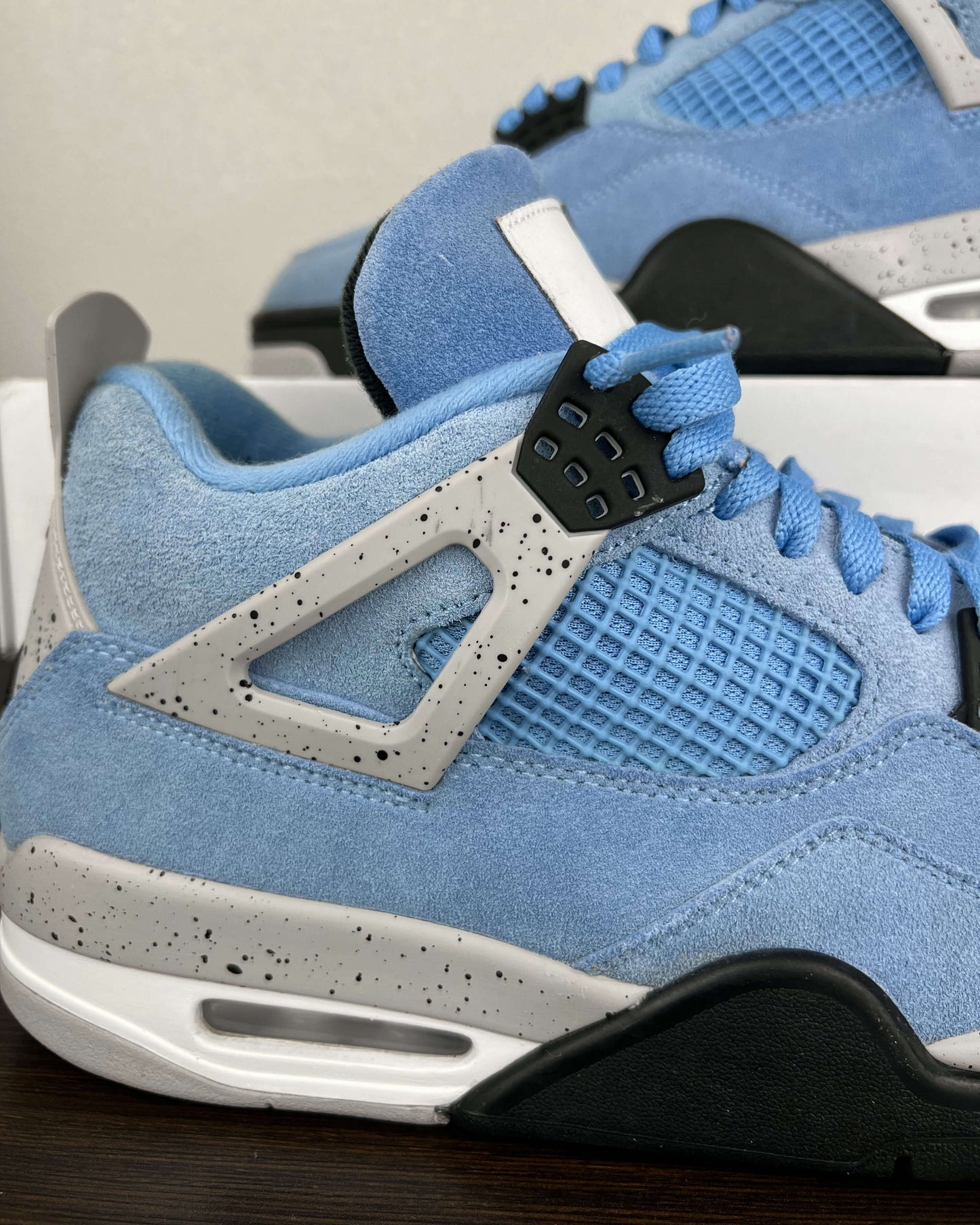 Nike Air Jordan 4 University Blue
