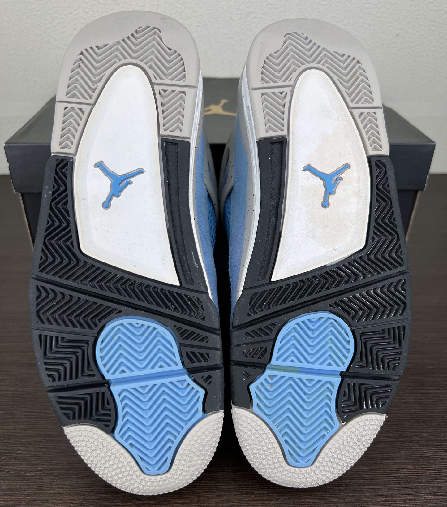 Nike Air Jordan 4 University Blue