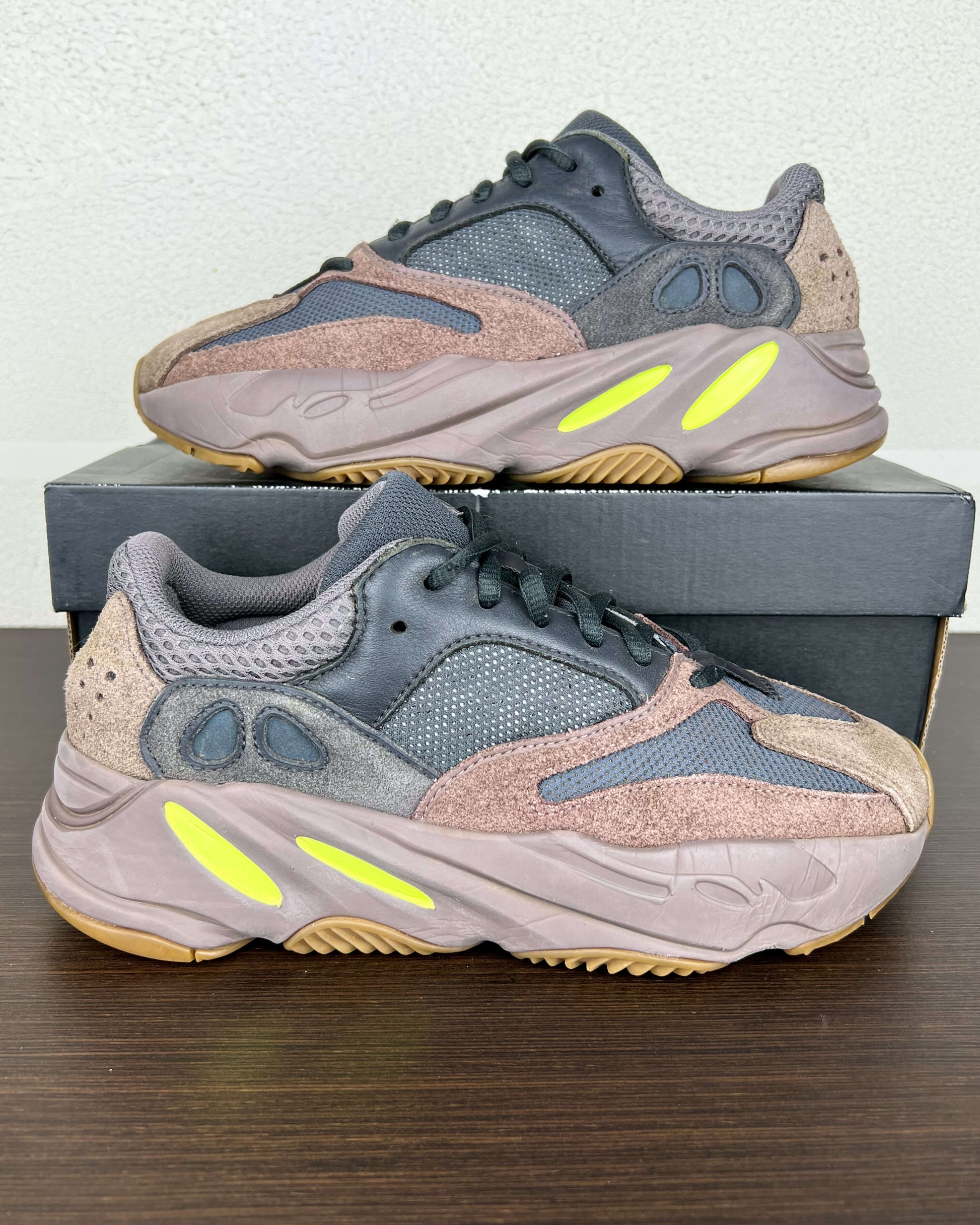 Adidas Yeezy Boost 700 Mauve