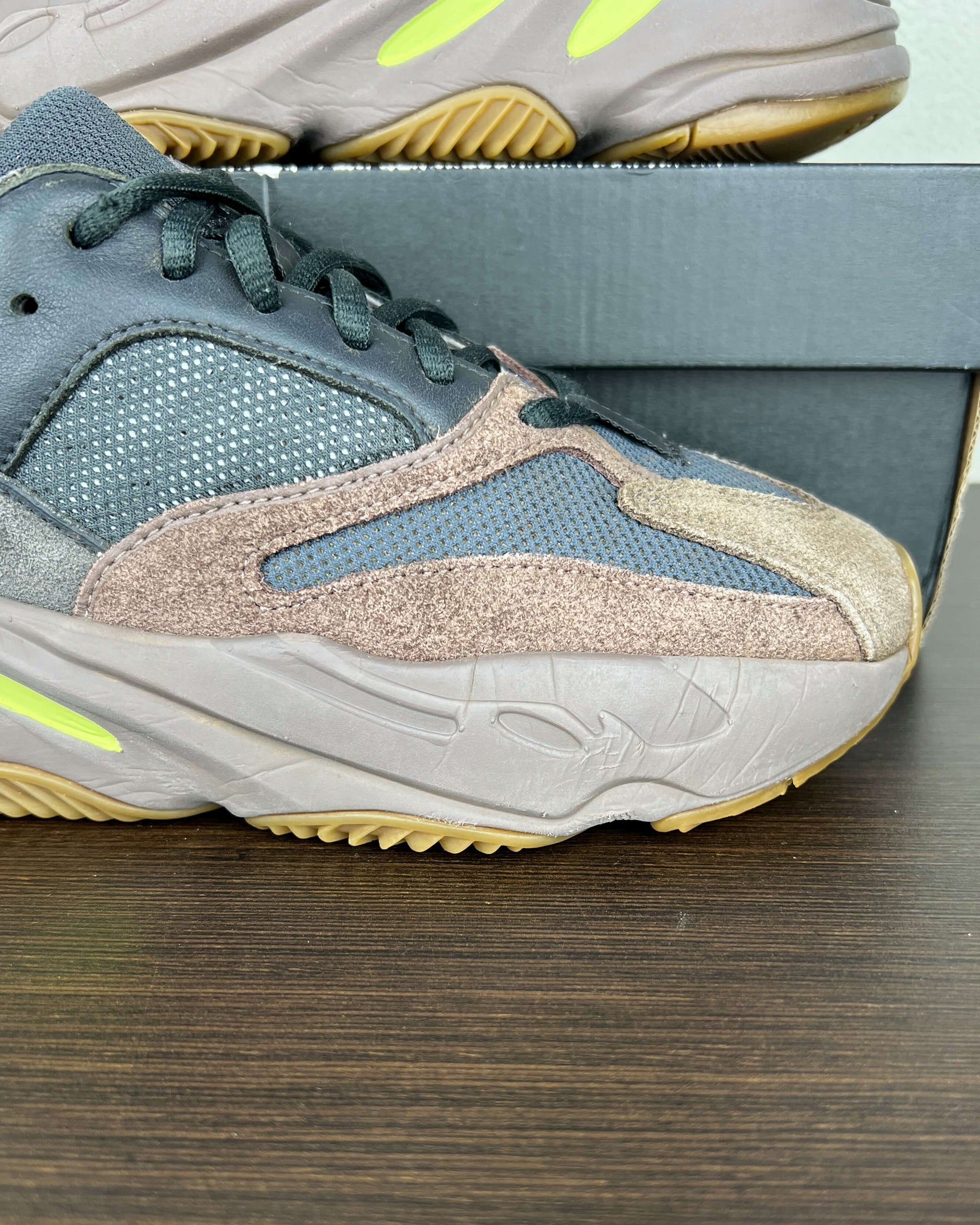 Adidas Yeezy Boost 700 Mauve