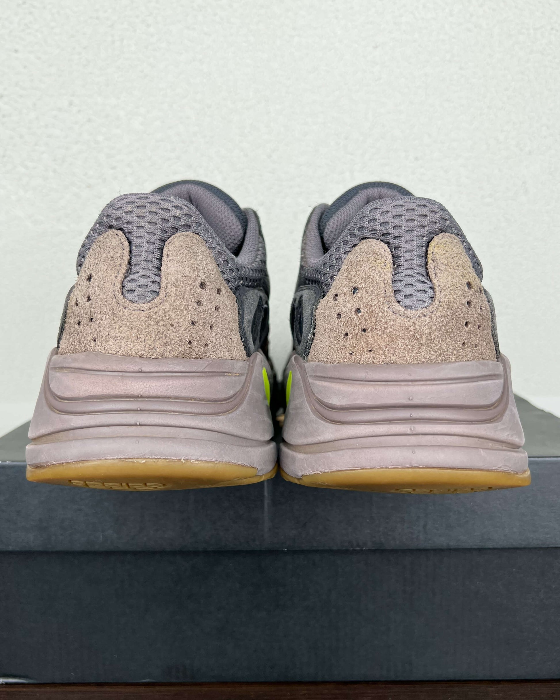 Adidas Yeezy Boost 700 Mauve
