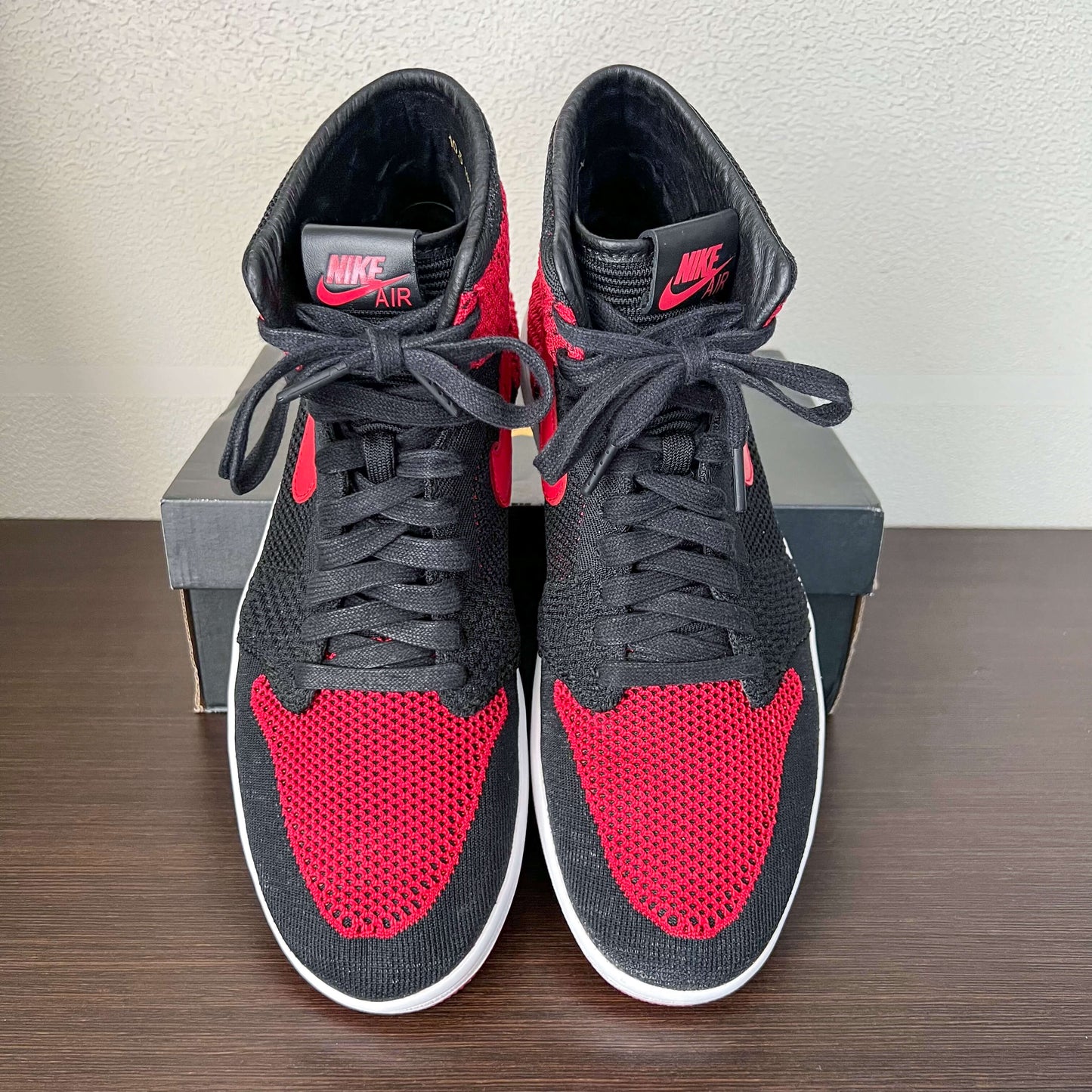 Air Jordan 1 High Flyknit Bred