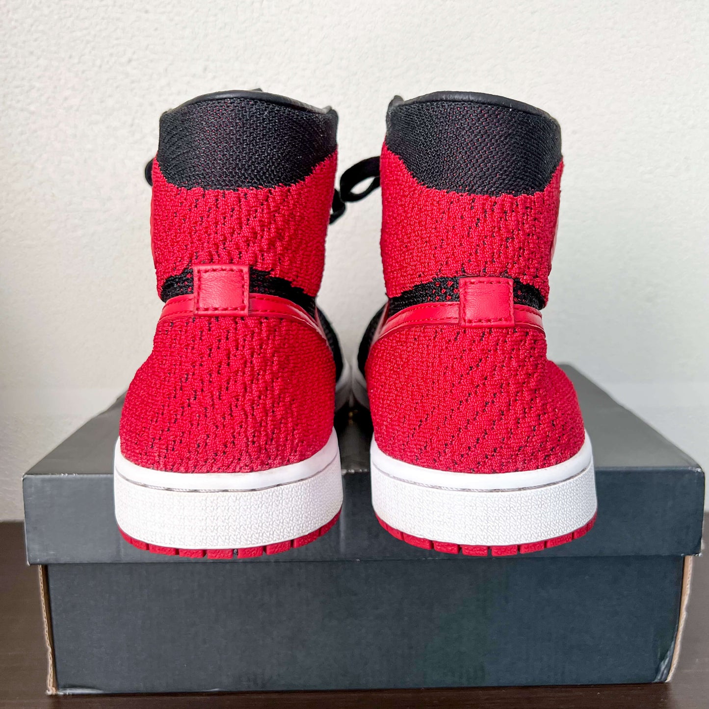Air Jordan 1 High Flyknit Bred