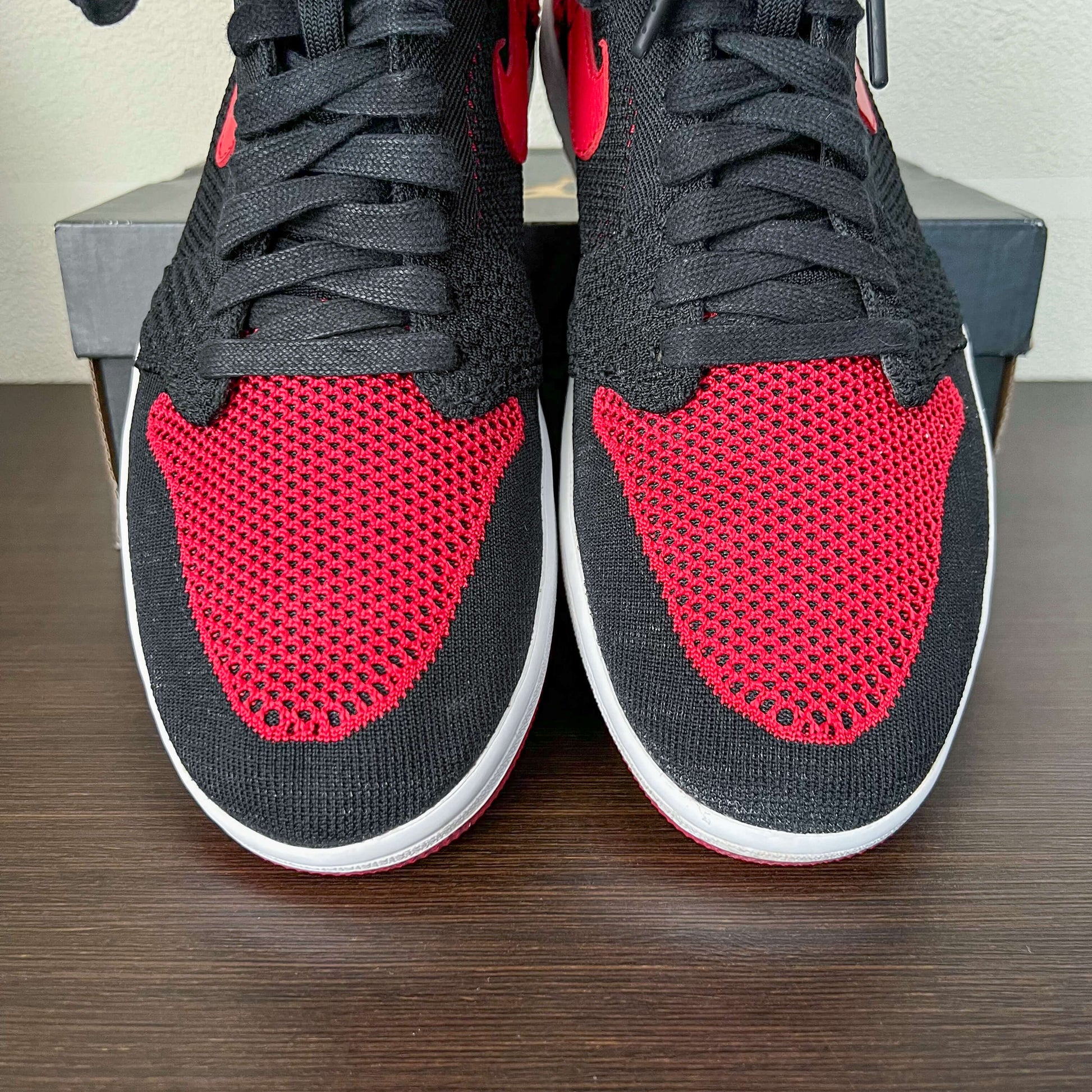 Air Jordan 1 High Flyknit Bred