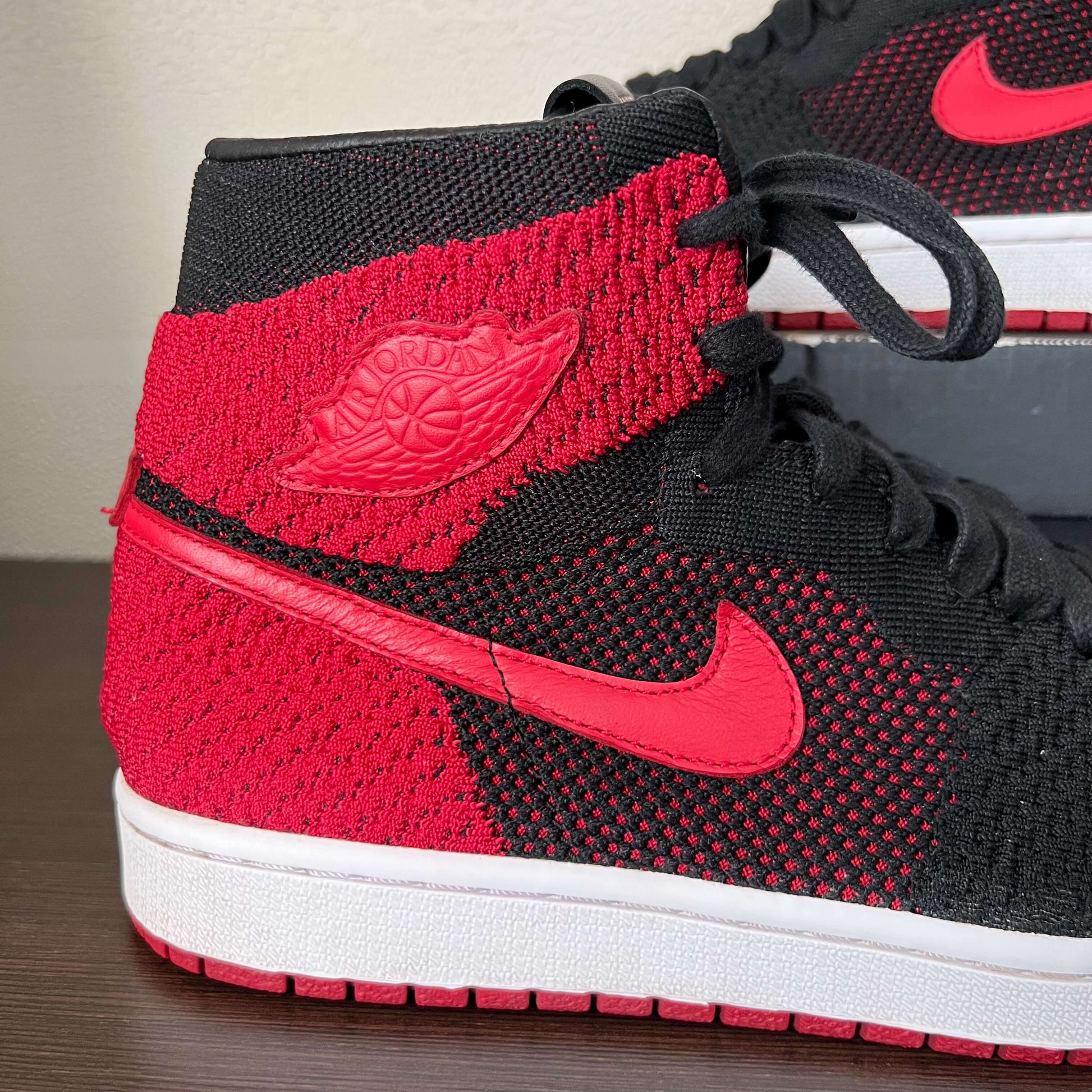 Air Jordan 1 High Flyknit Bred