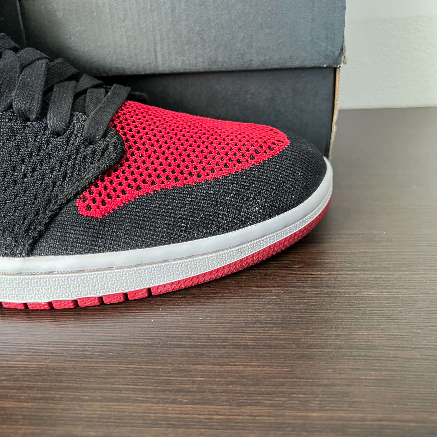 Air Jordan 1 High Flyknit Bred