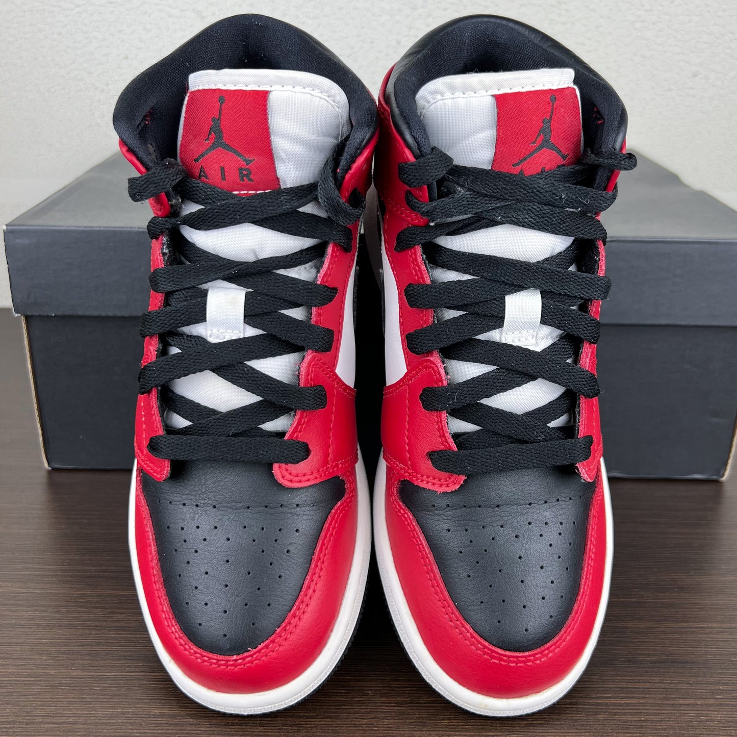 Air Jordan 1 Mid Chicago Black Toe (GS)