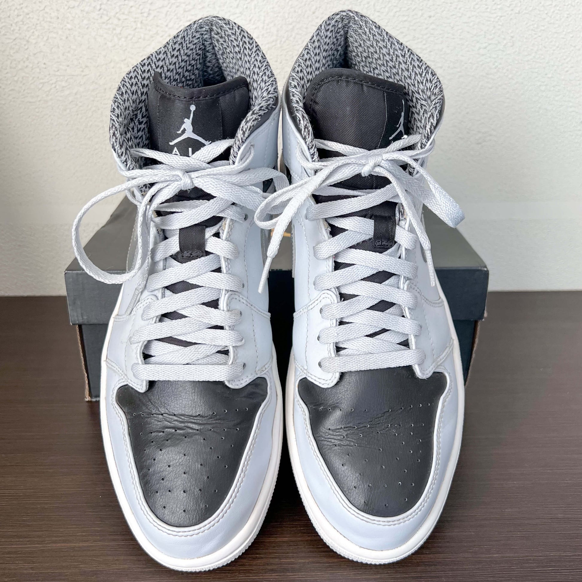 Air Jordan 1 Mid Wolf Gray