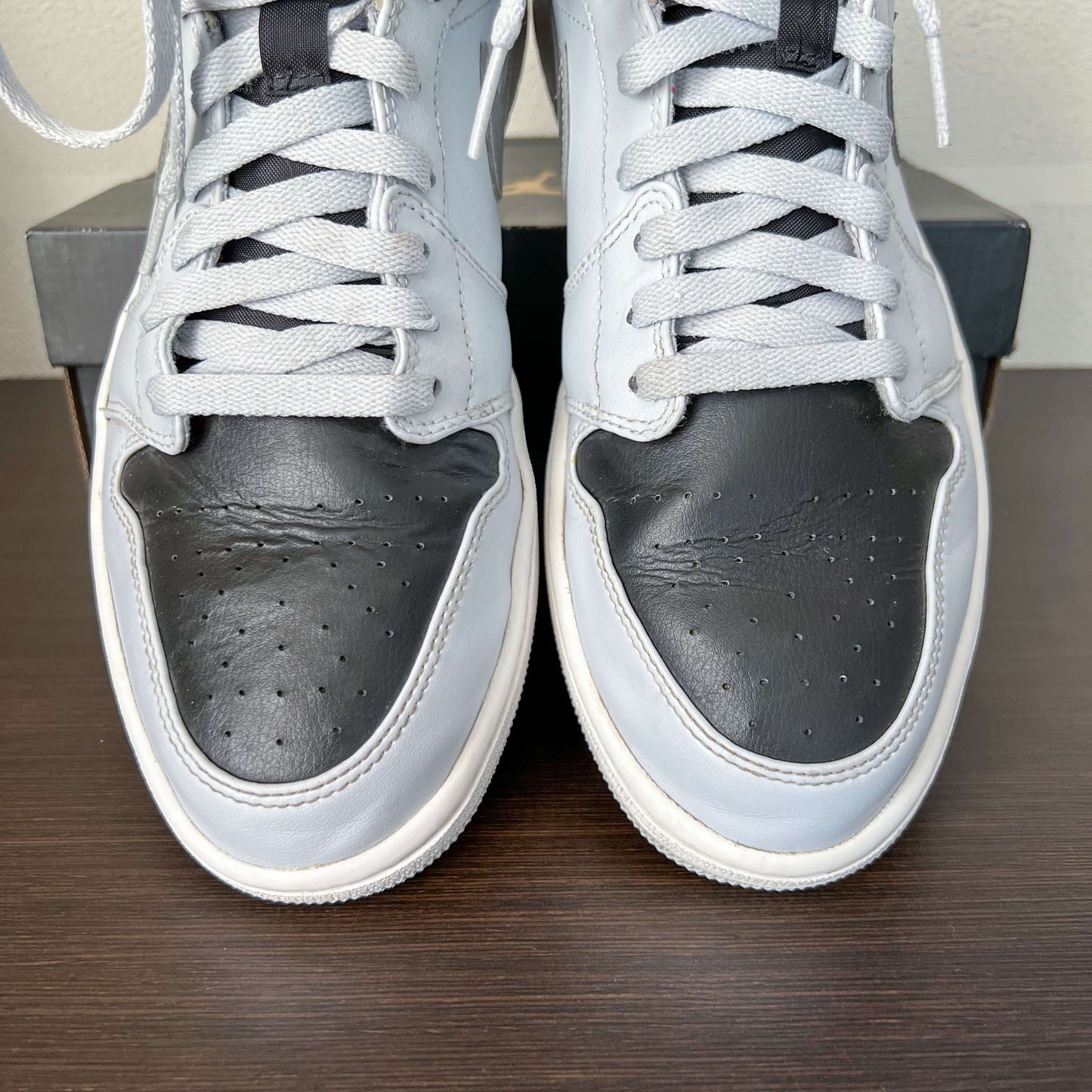 Air Jordan 1 Mid Wolf Gray