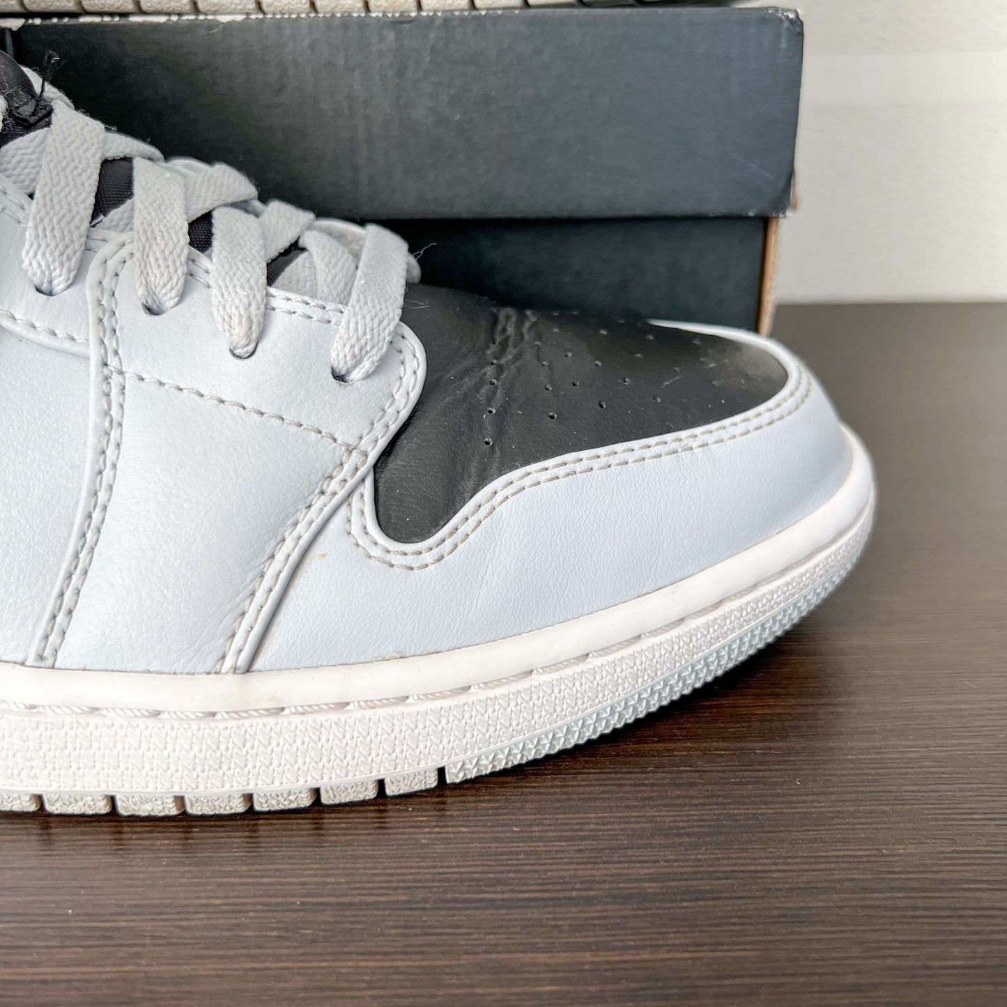 Air Jordan 1 Mid Wolf Gray