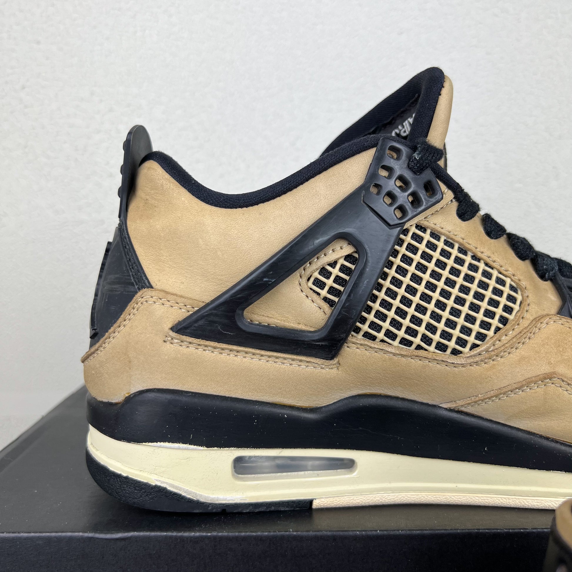 Air Jordan 4 Retro Fossil