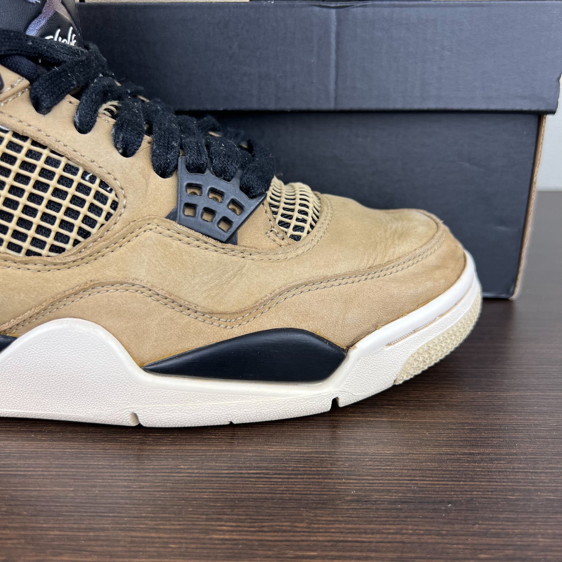 Air Jordan 4 Retro Fossil