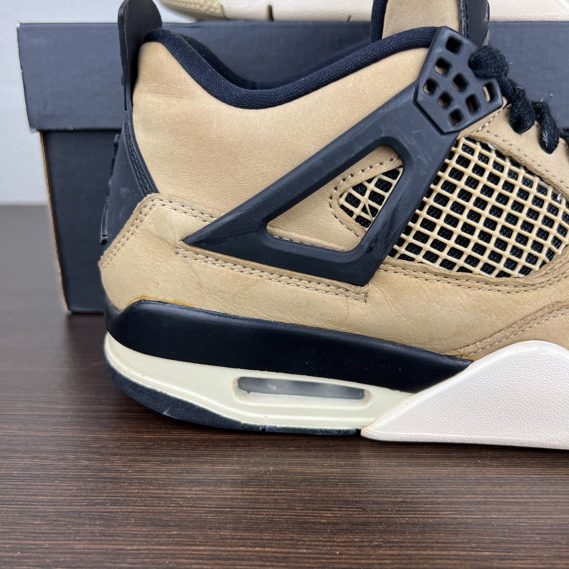 Air Jordan 4 Retro Fossil