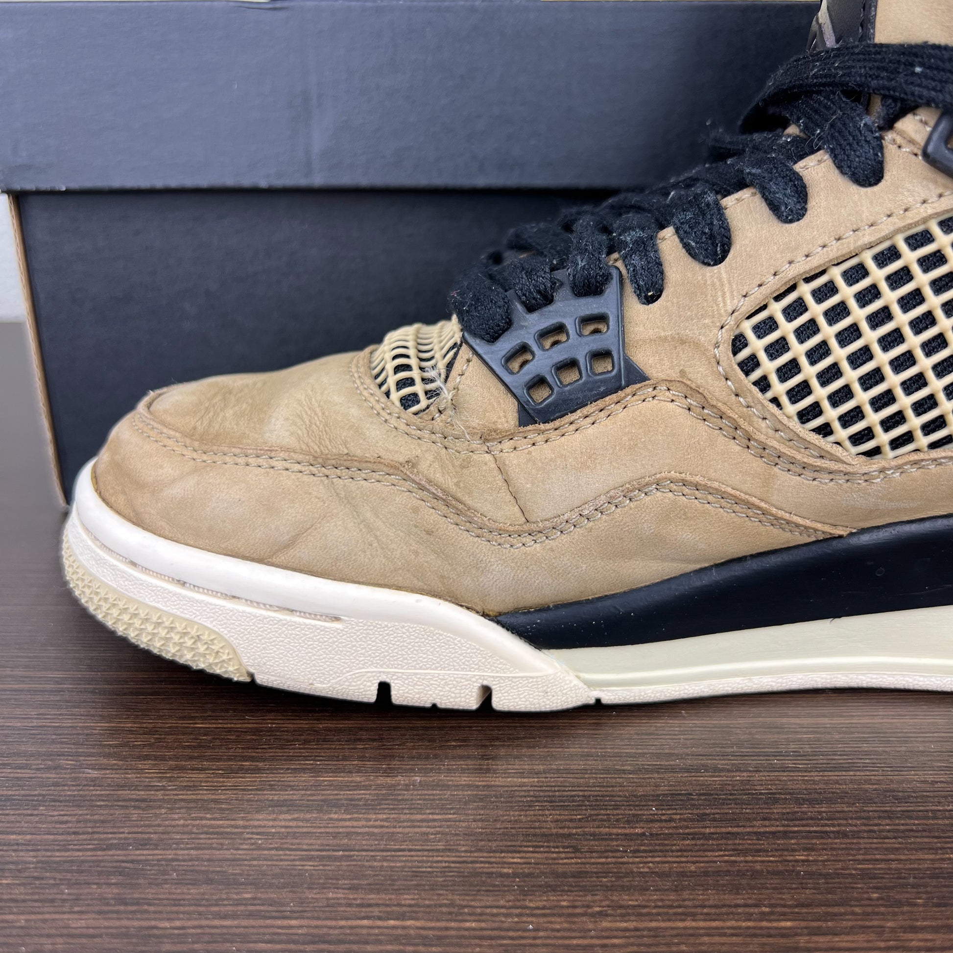 Air Jordan 4 Retro Fossil