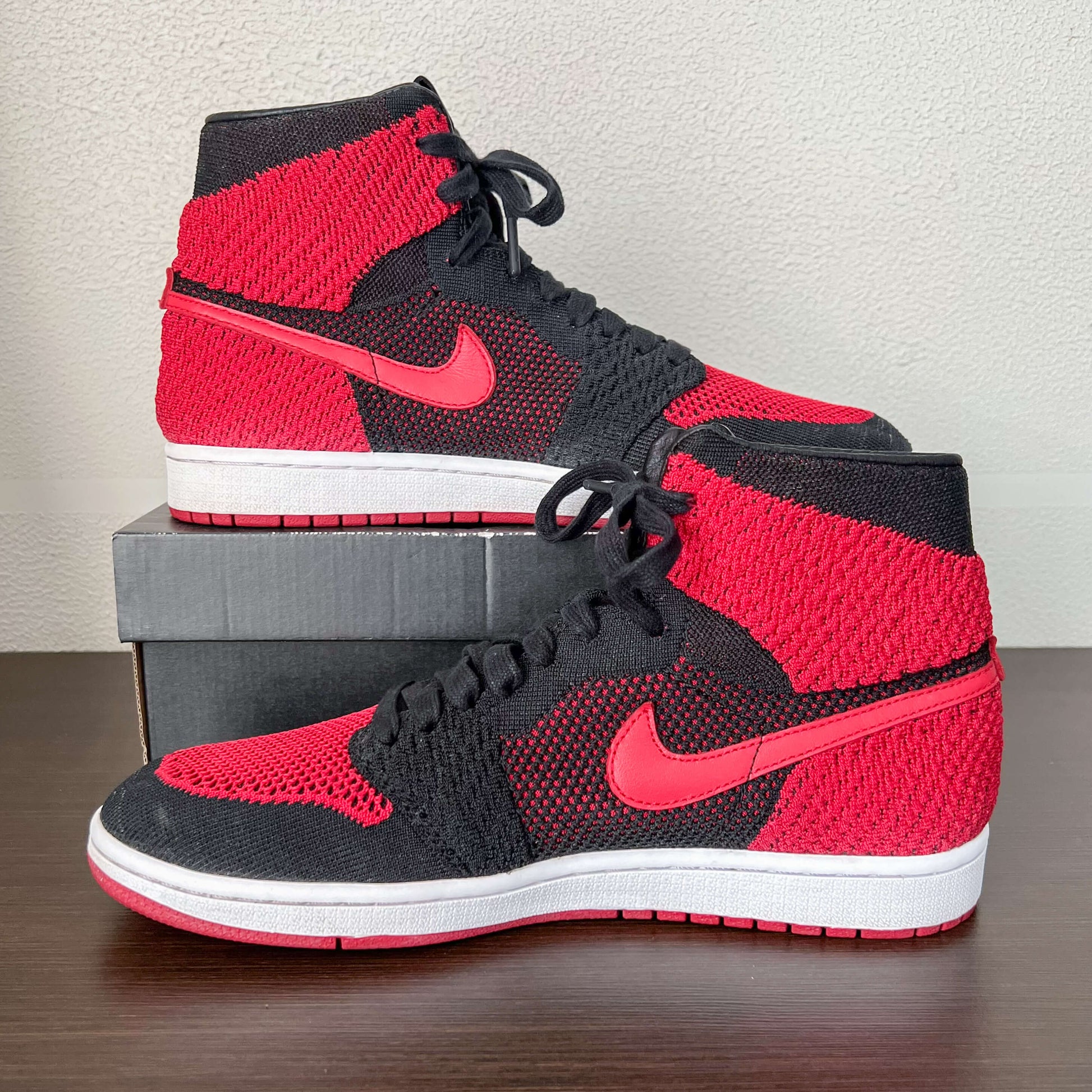 Air Jordan 1 High Flyknit Bred