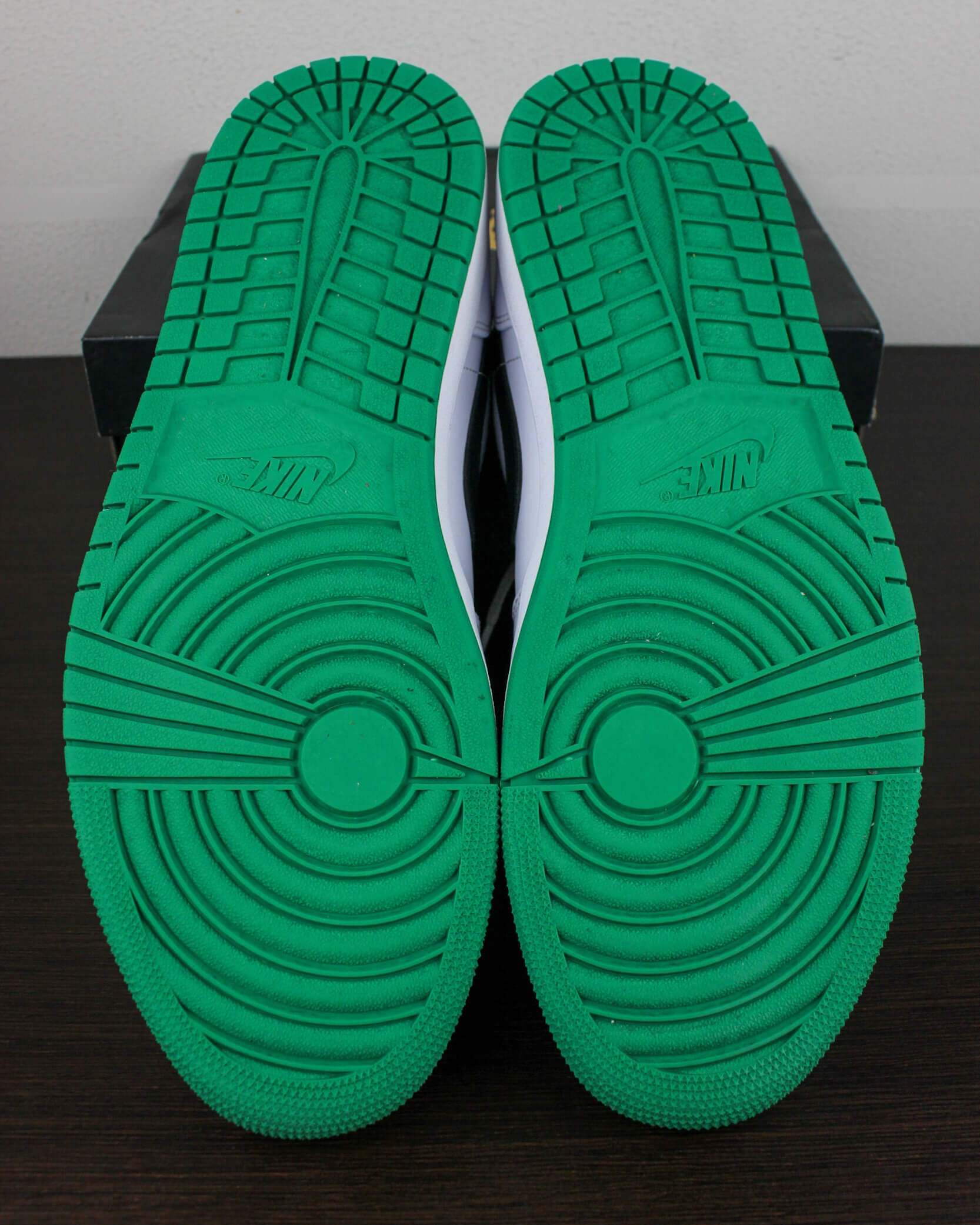 Nike Air Jordan 1 Low Lucky Green