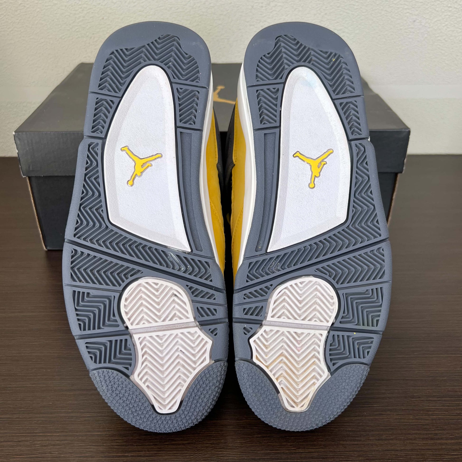 Nike Air Jordan 4 Lightning