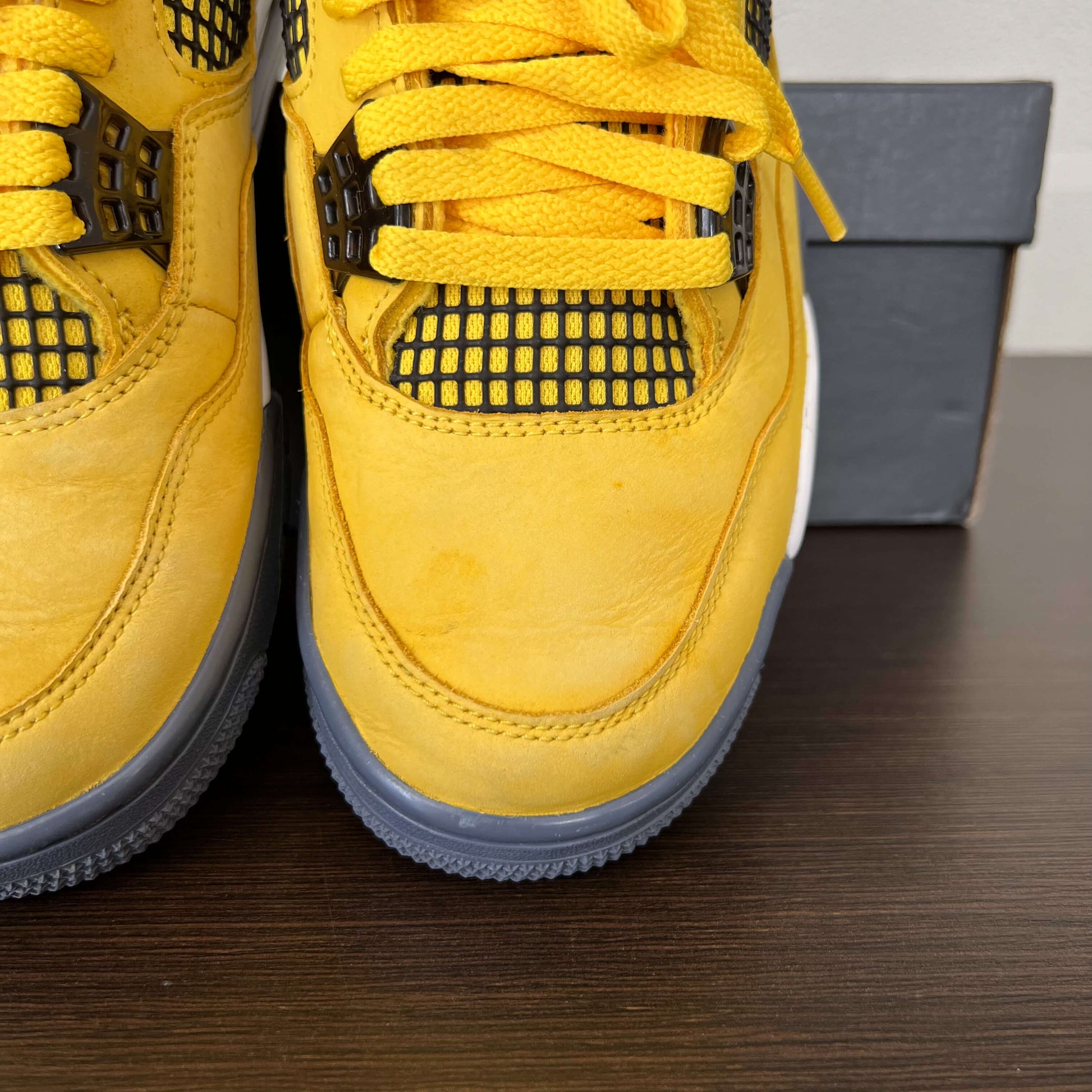 Nike Air Jordan 4 Lightning