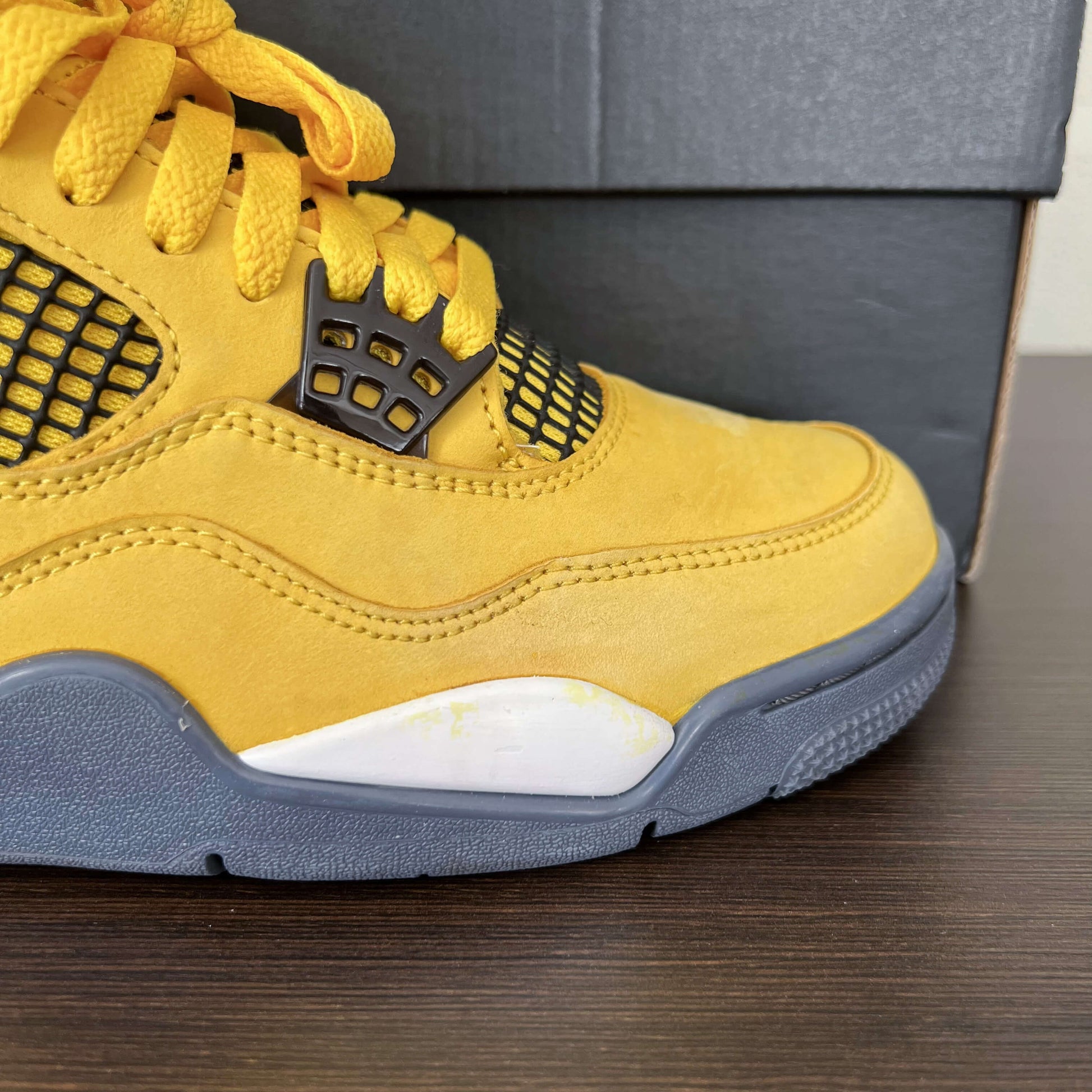 Nike Air Jordan 4 Lightning