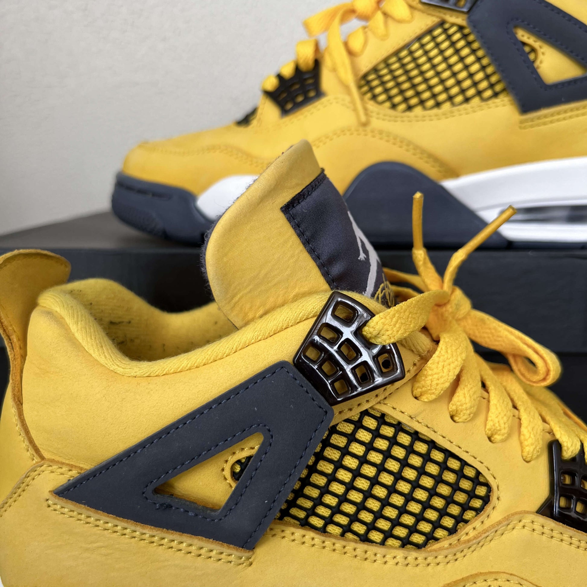 Nike Air Jordan 4 Lightning