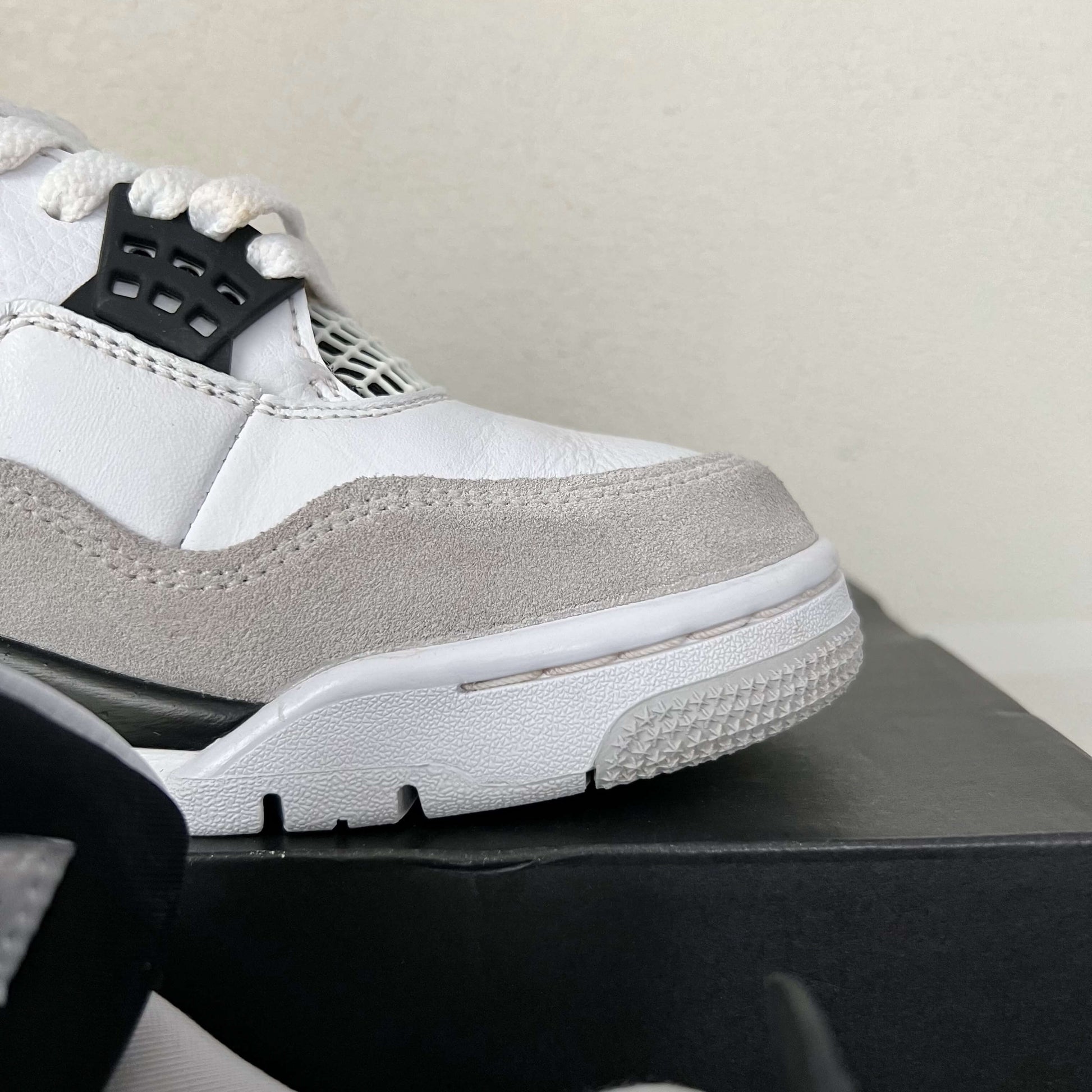 Nike Air Jordan 4 Retro Military Black