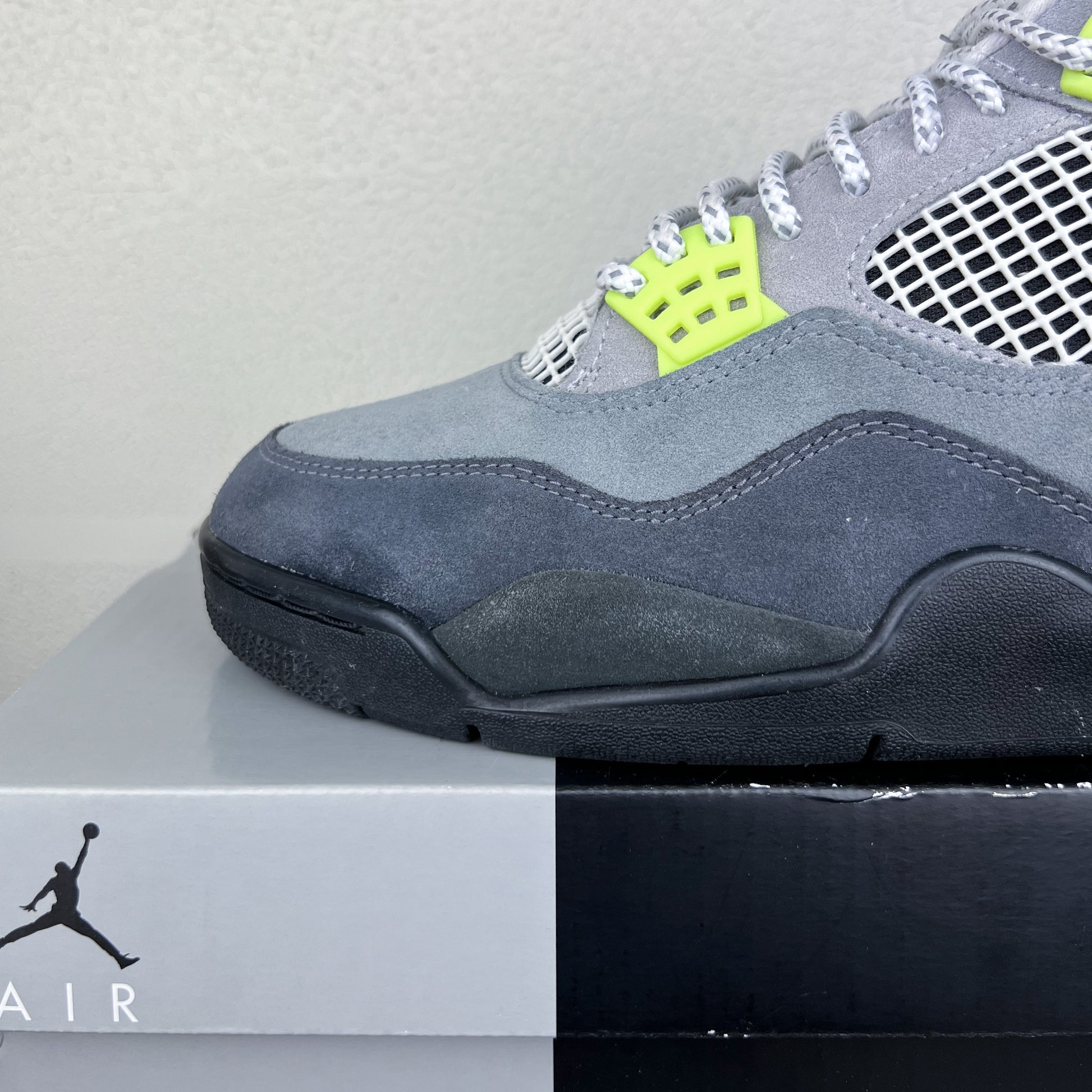 Nike Air Jordan 4 SE Neon