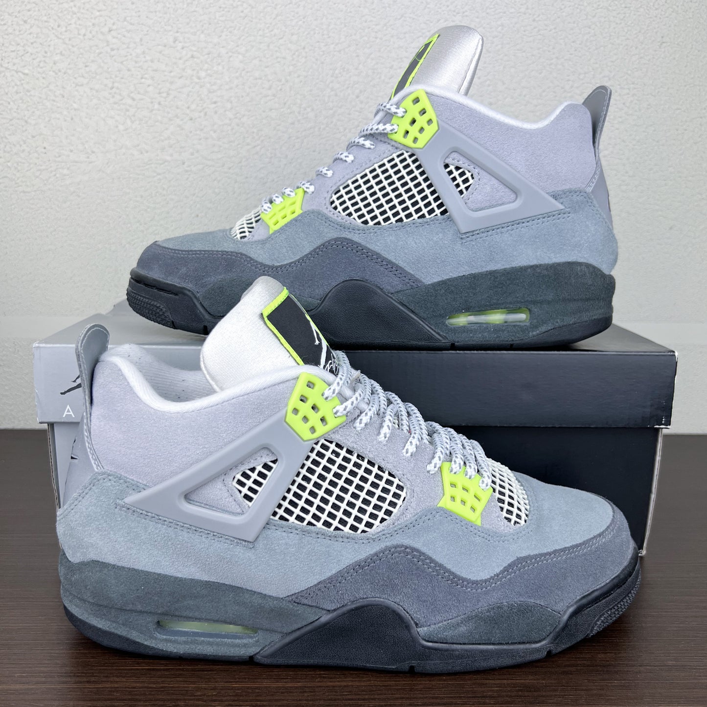 Nike Air Jordan 4 SE Neon