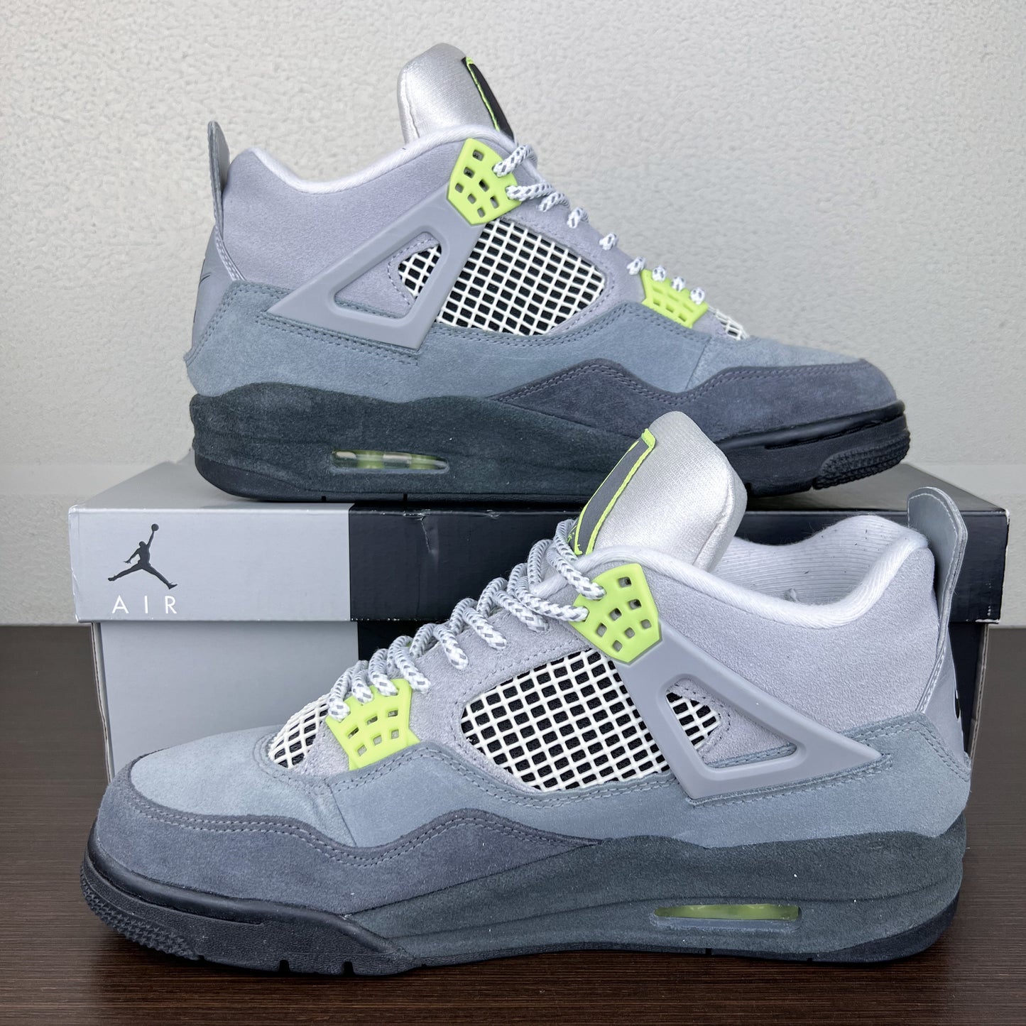 Nike Air Jordan 4 SE Neon