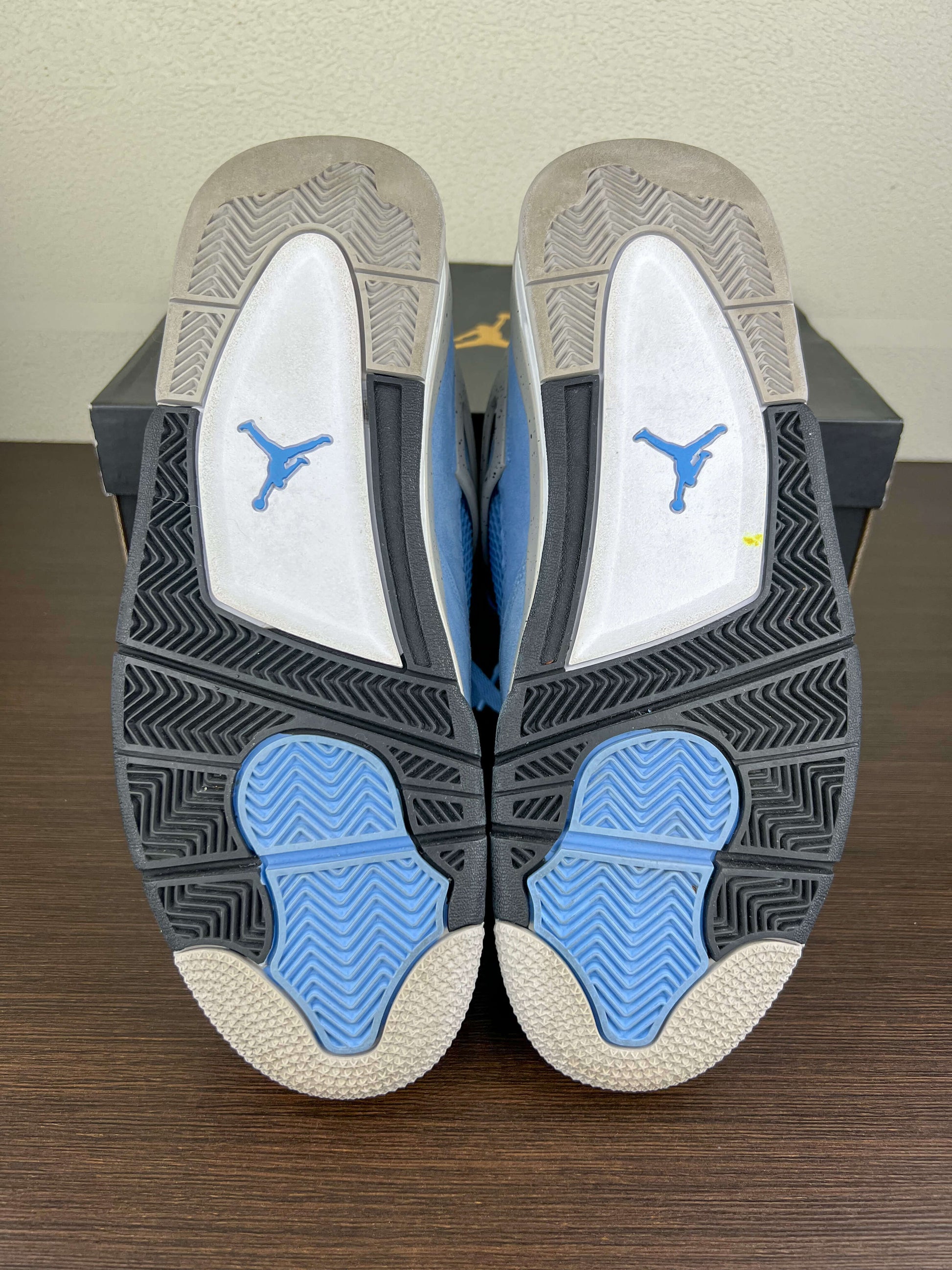 Nike Air Jordan 4 University Blue