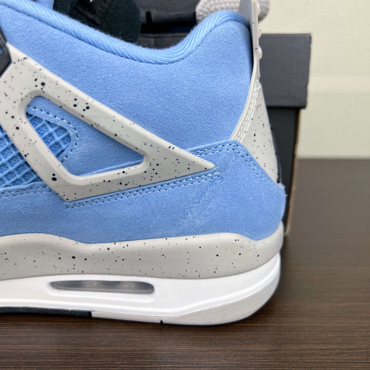 Nike Air Jordan 4 University Blue