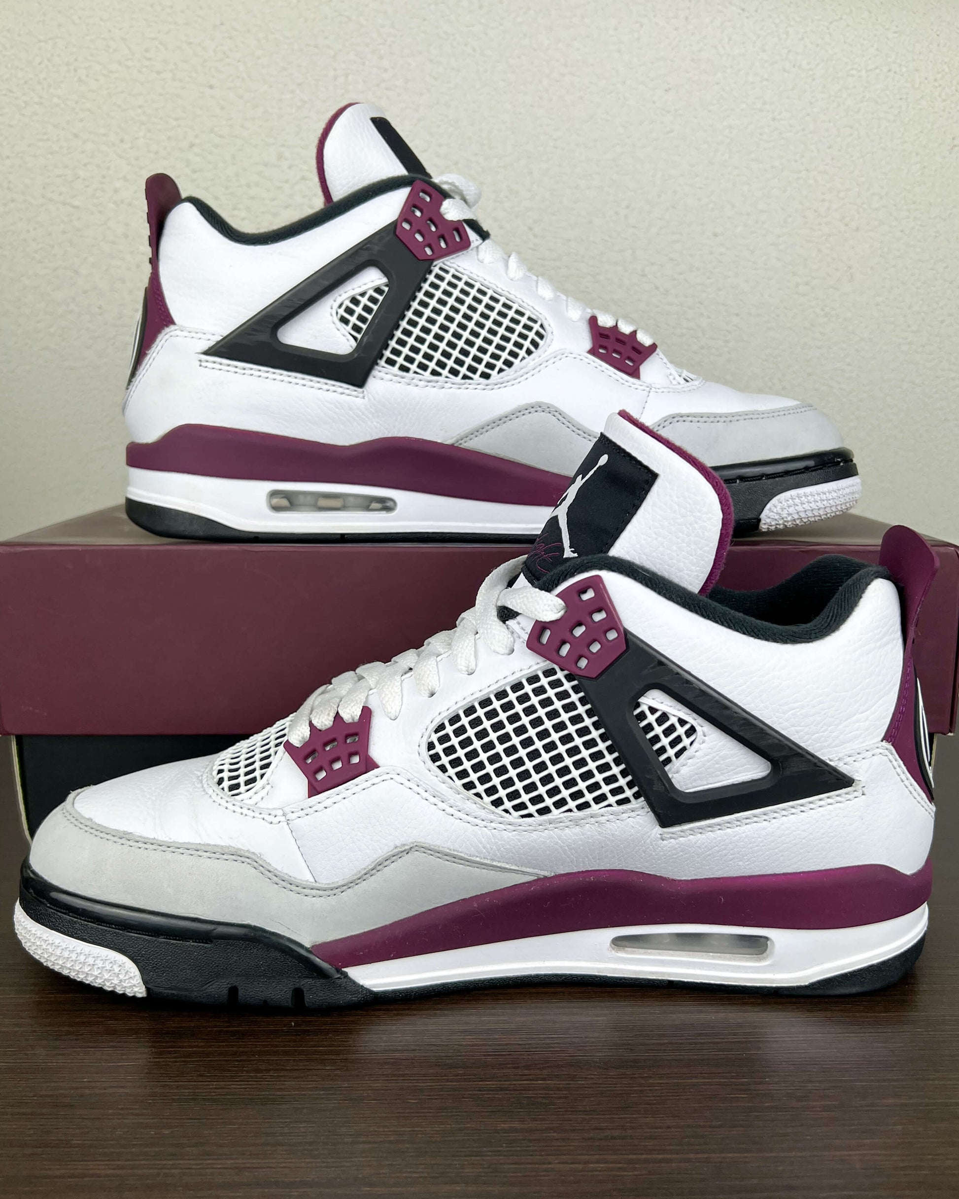 Nike Air Jordan 4 x Paris Saint Germain